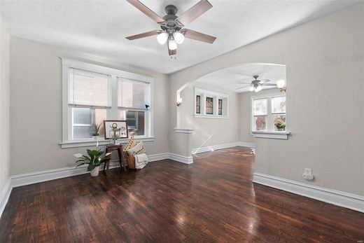 Coming Soon: Beautiful 2-Bed / 1-Bath Apartment in Southwest Garden