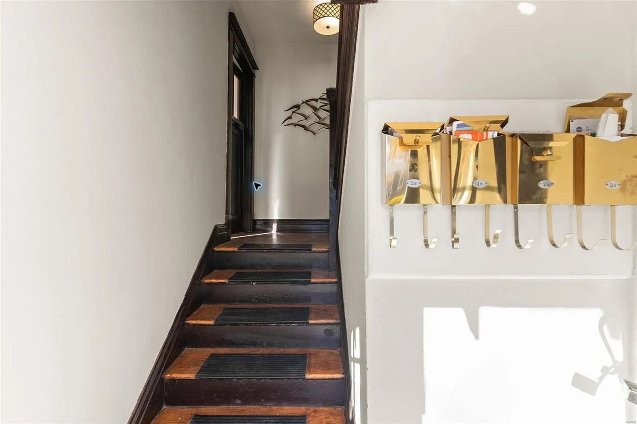 Coming Soon: Beautiful 2-Bed / 1-Bath Apartment in Southwest Garden full-size photo 23