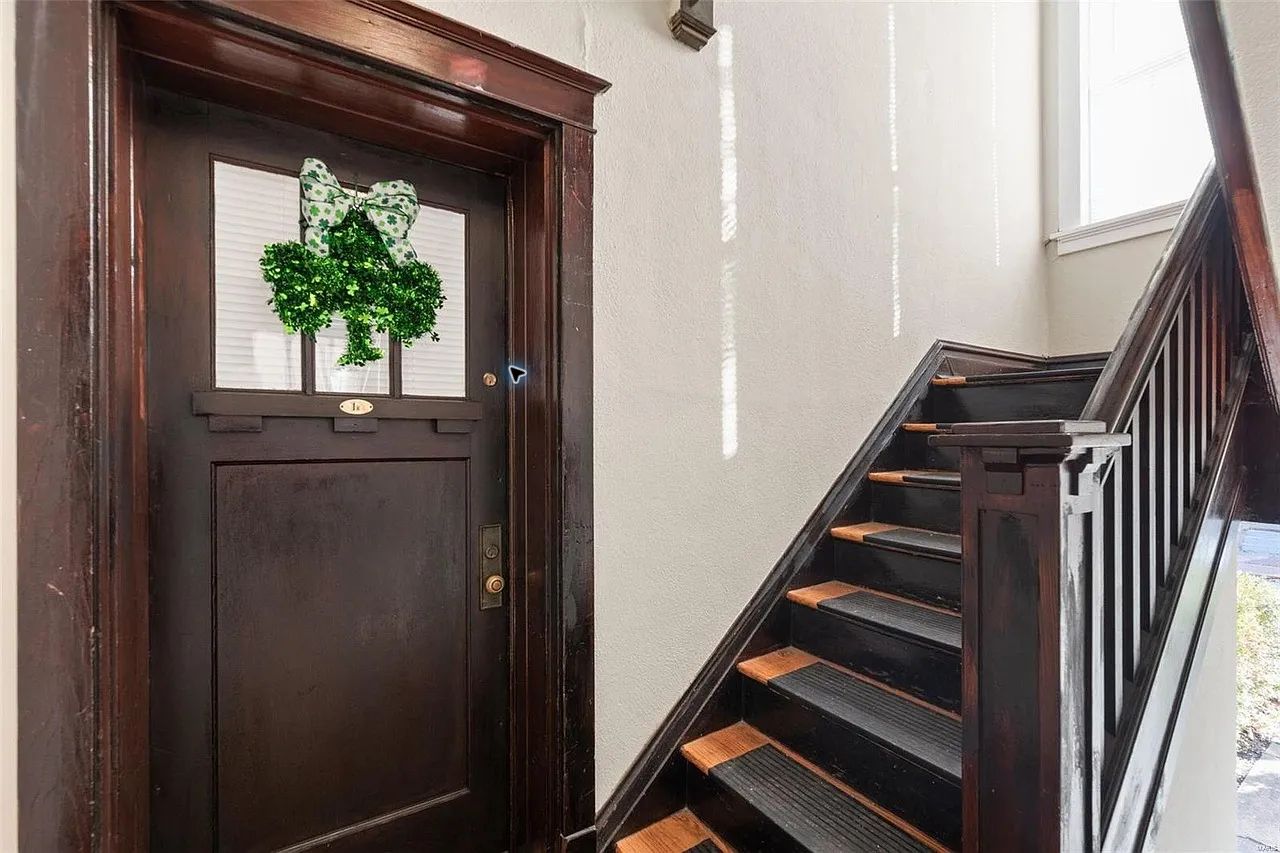 Coming Soon: Beautiful 2-Bed / 1-Bath Apartment in Southwest Garden full-size photo 17