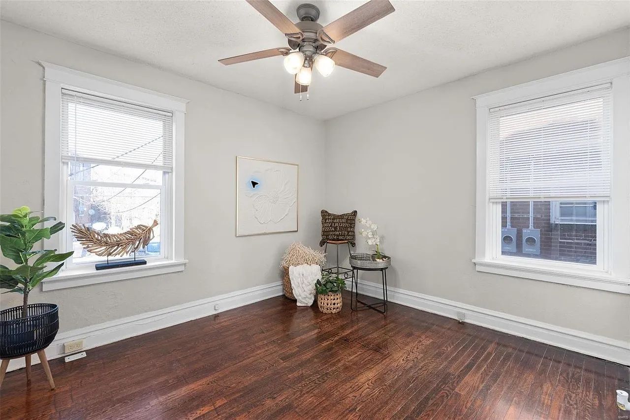 Coming Soon: Beautiful 2-Bed / 1-Bath Apartment in Southwest Garden full-size photo 22