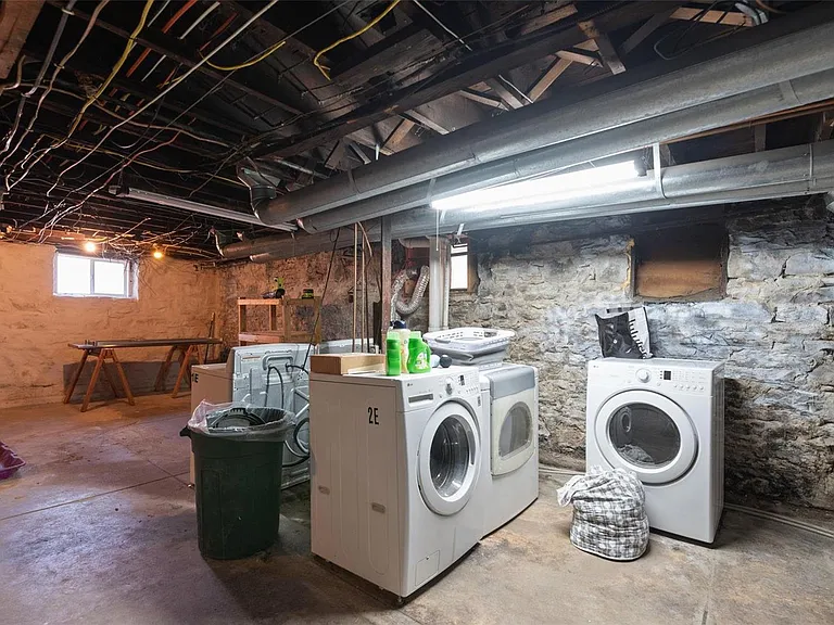 Coming Soon: Beautiful 2-Bed / 1-Bath Apartment in Southwest Garden full-size photo 25