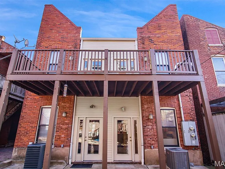 Spacious 3-Floor Soulard Townhome & New Amenities! Soulard full-size photo 15