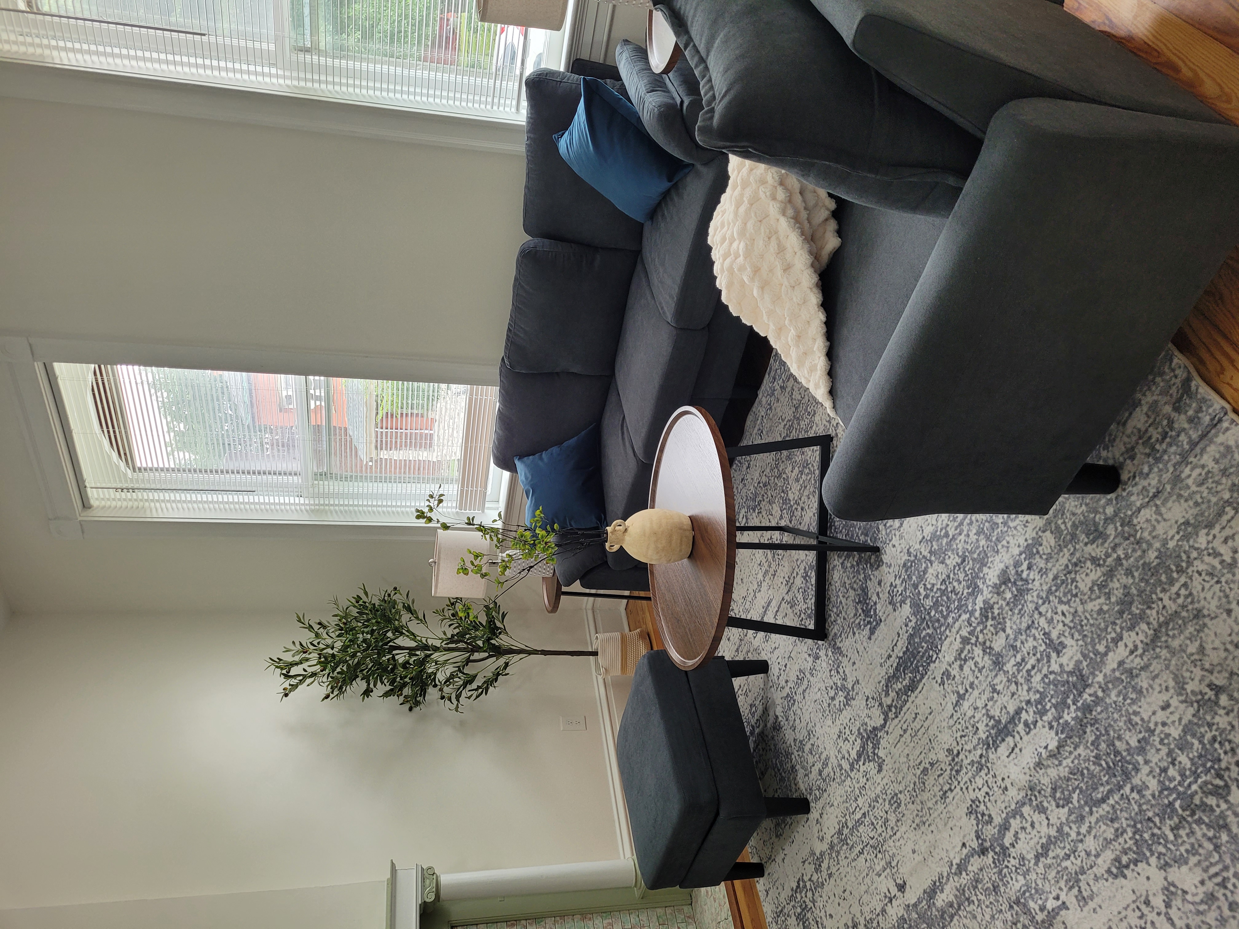 Coming Soon! Sunlit 2BD furnished Apt fully furnished full-size photo 4