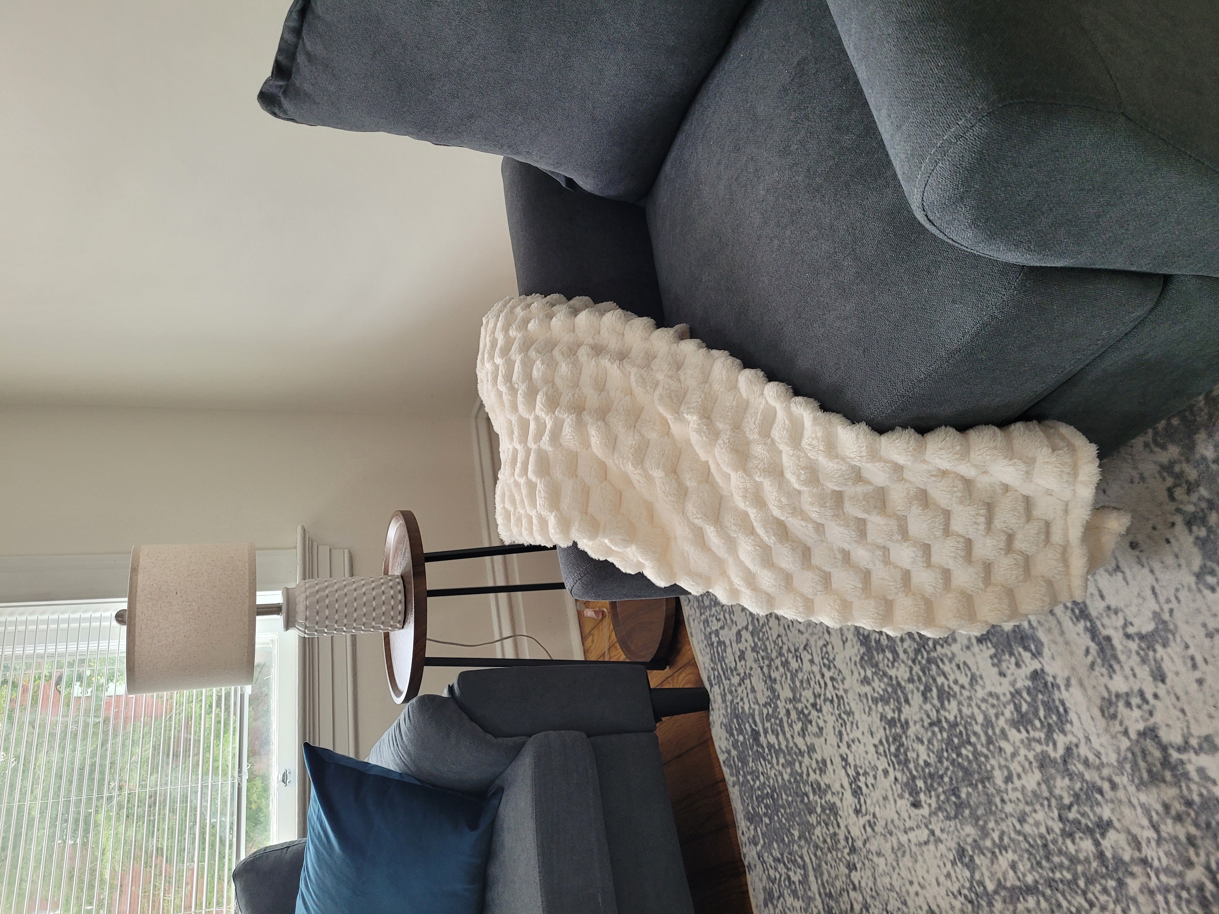 Coming Soon! Sunlit 2BD furnished Apt fully furnished full-size photo 6