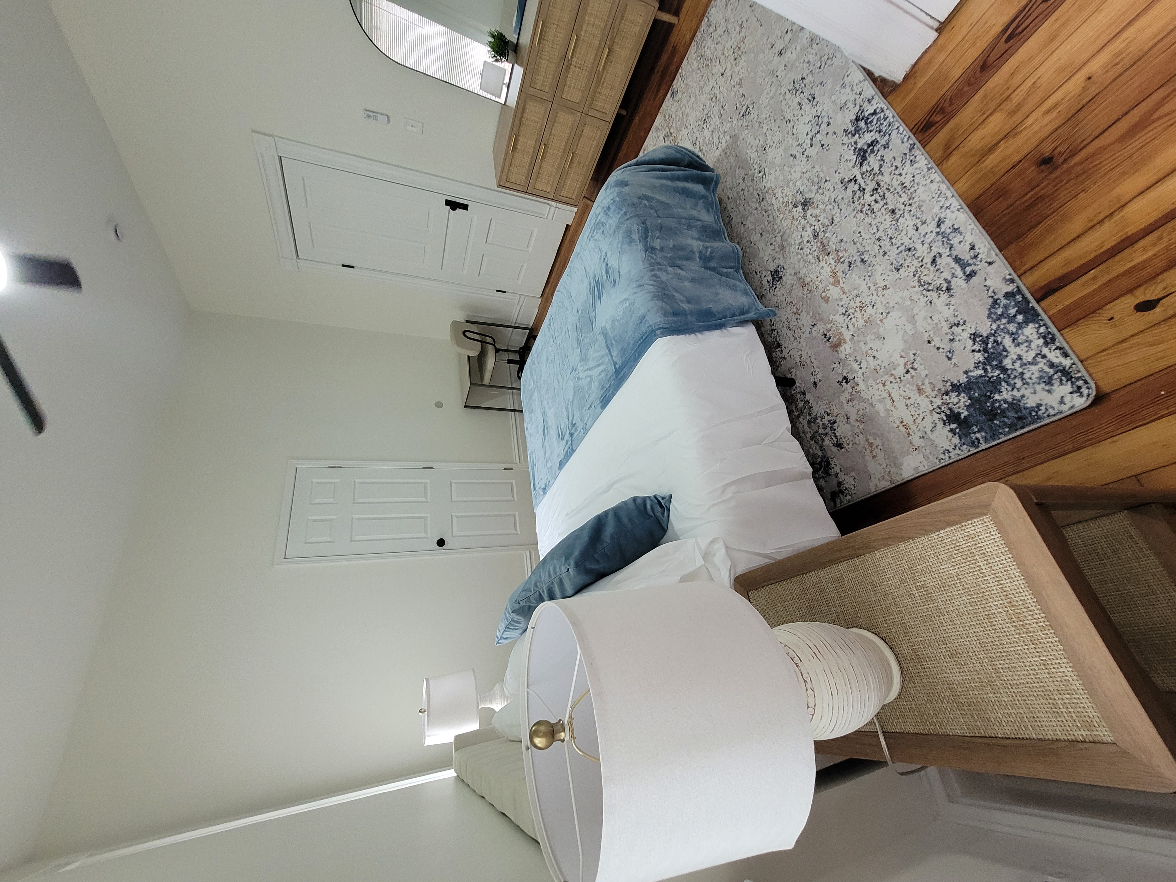 Coming Soon! Sunlit 2BD furnished Apt fully furnished full-size photo 15