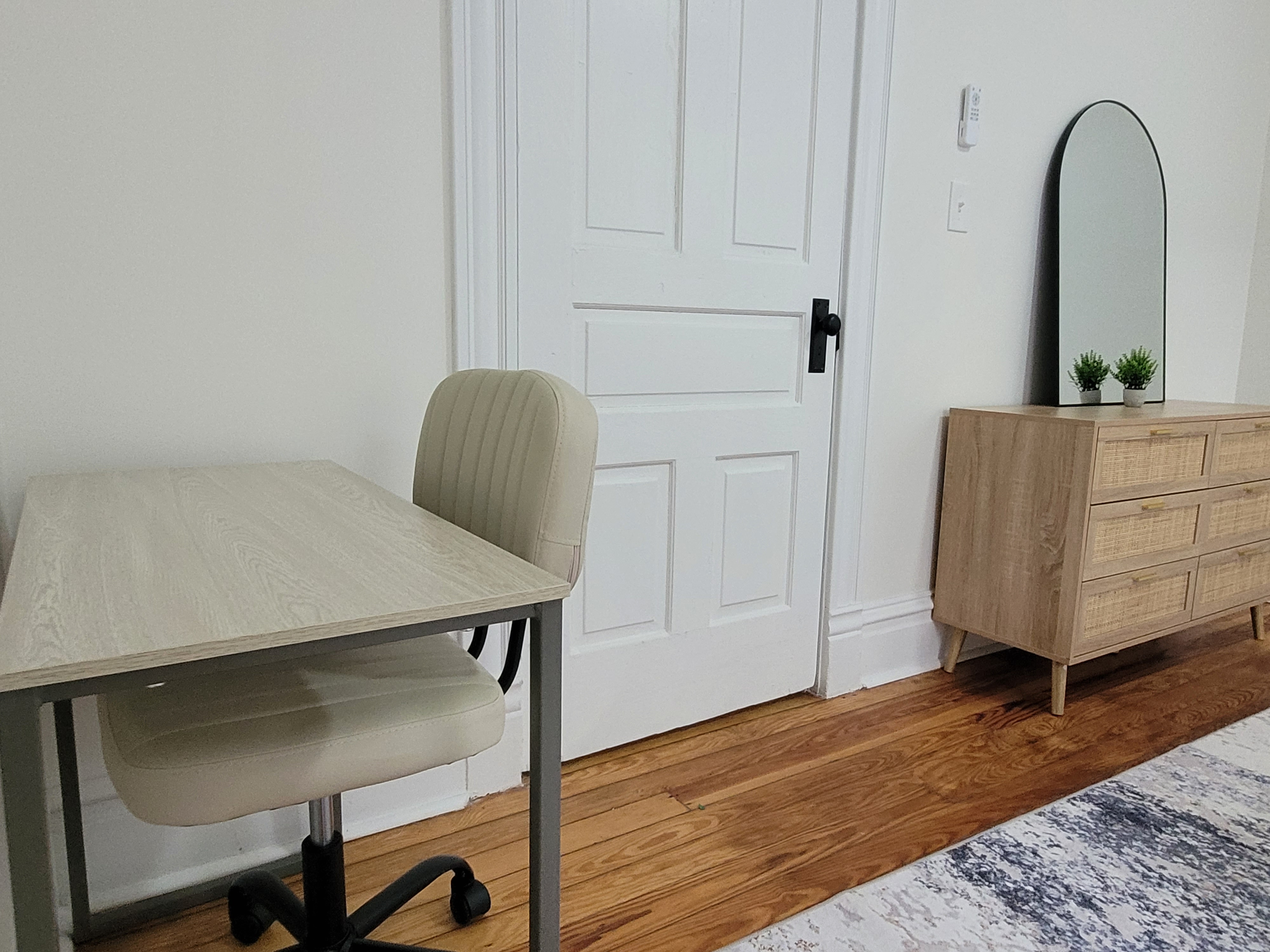 Coming Soon! Sunlit 2BD furnished Apt fully furnished full-size photo 22